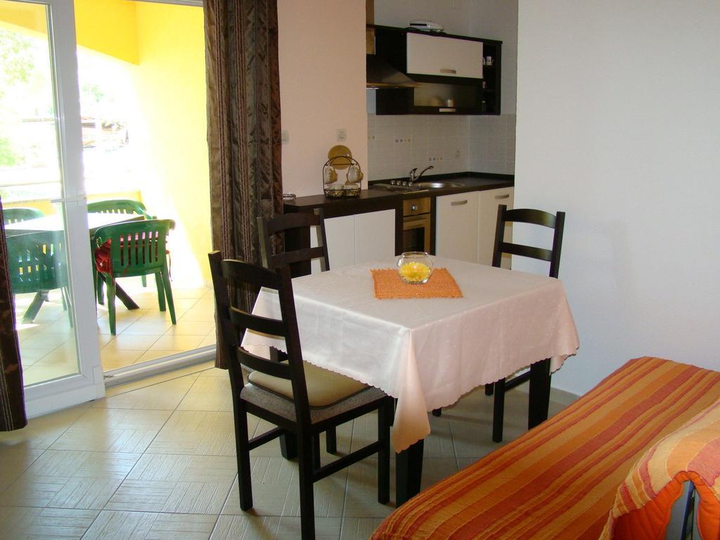 Apartments Buturic Sali Ruang foto